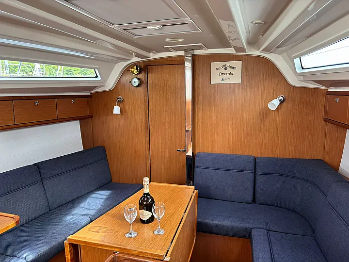Bavaria Cruiser 37 - 