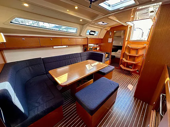 Bavaria Cruiser 41 - Internal image