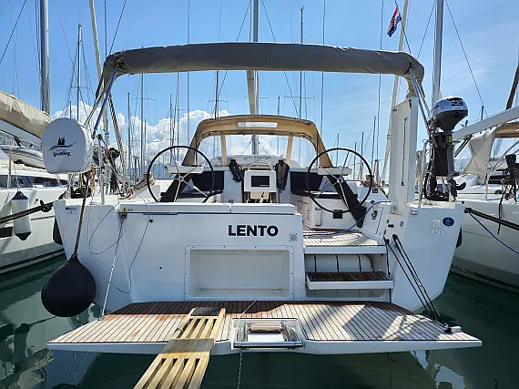 Dufour 430 Grand Large - External image