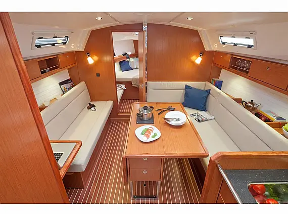 Bavaria Cruiser 36 - Internal image