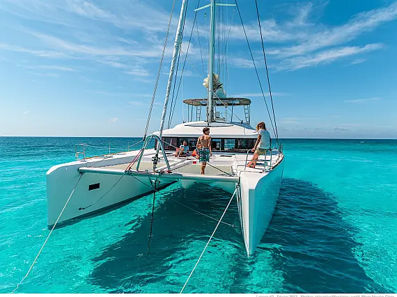 Lagoon 52 - External image