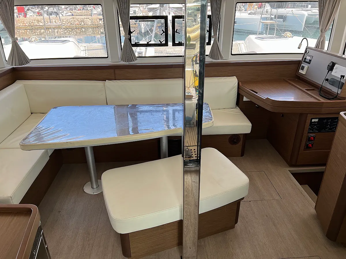 Lagoon 42 3