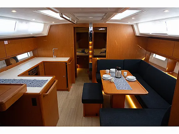 Bavaria C46 - Internal image