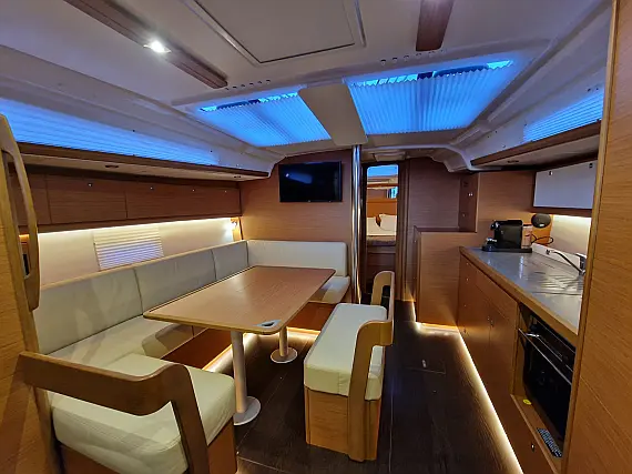 Dufour 430 - Internal image