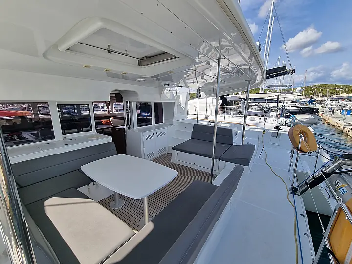 Lagoon 450F - 