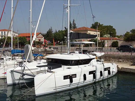 Lagoon 46  - External image