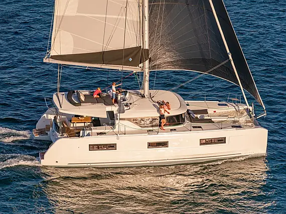 Lagoon 46  Premium A/C - External image