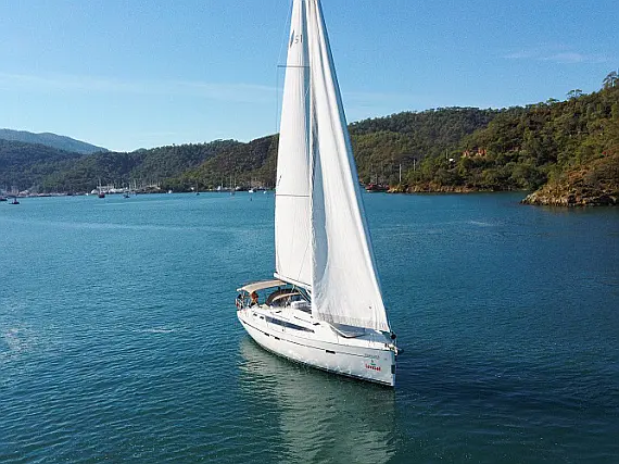 Bavaria 51 Cruiser - External image