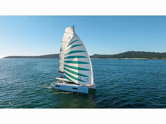 Lagoon 43  - External image
