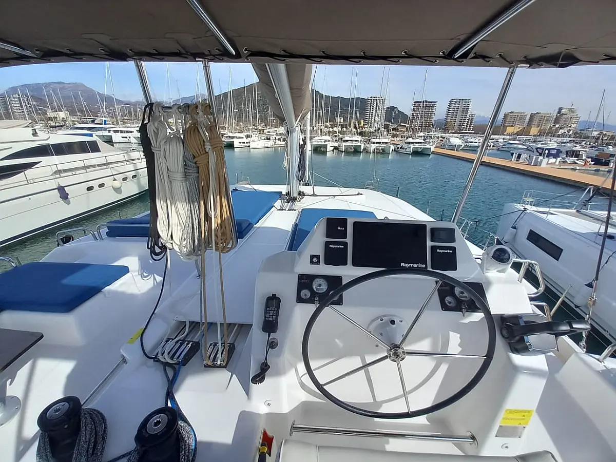 Dufour Catamaran 48 3