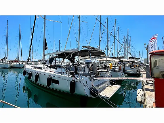 Oceanis 51.1 - External image
