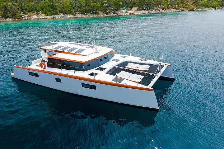 Luna 47 Power - 