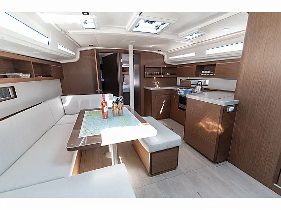 Oceanis 40.1 - Internal image