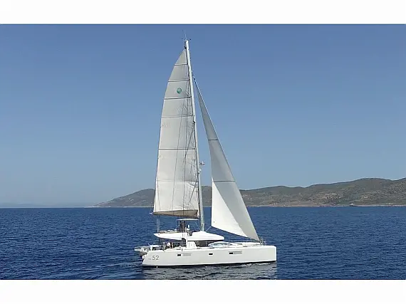 Lagoon 52 - External image