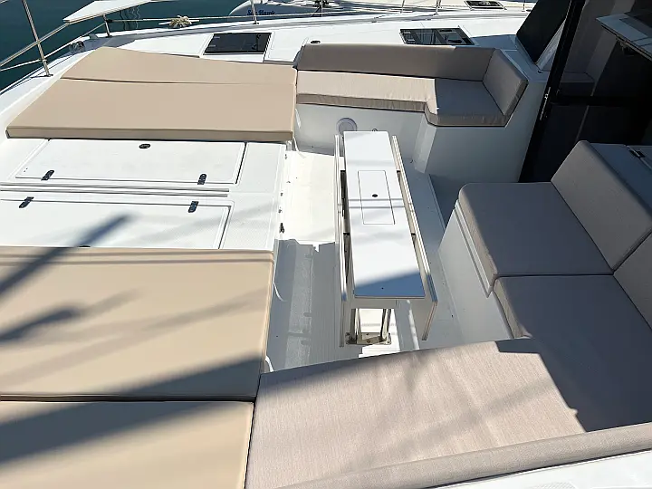 Bali 4.8 (6+2 cab) - 