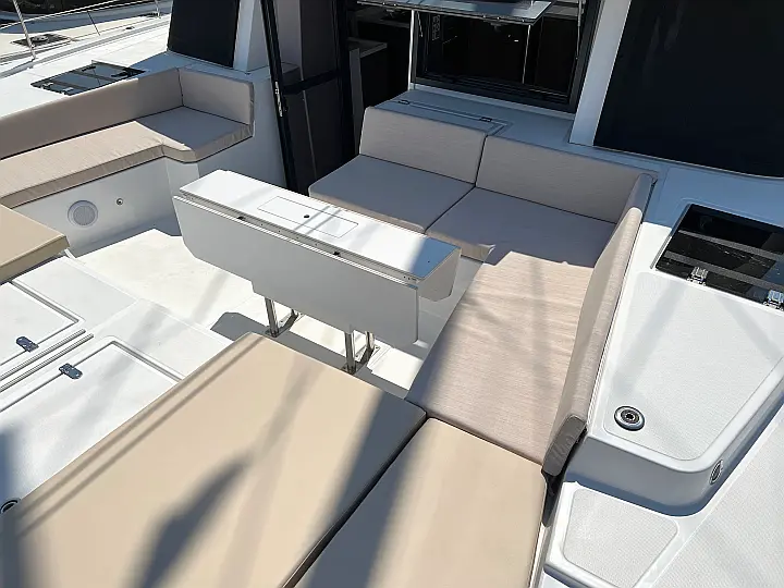 Bali 4.8 (6+2 cab) - 