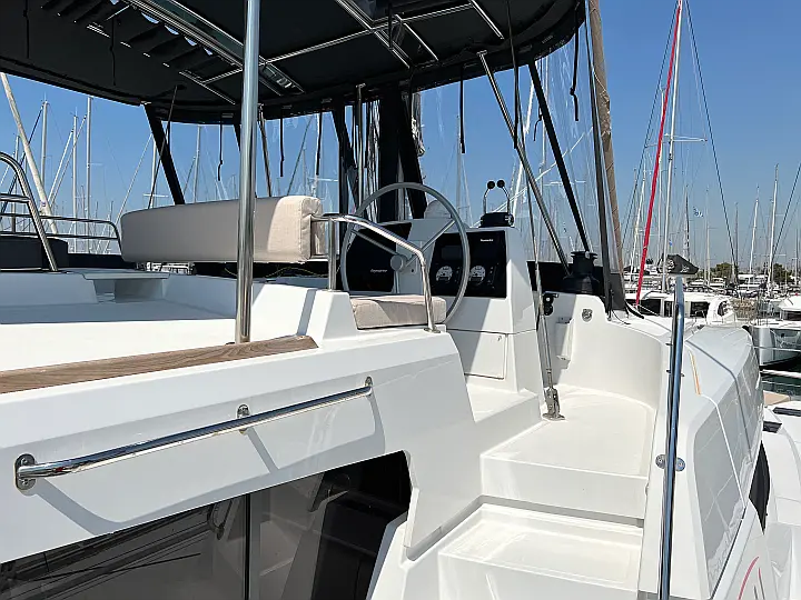 Bali 4.8 (6+2 cab) - 