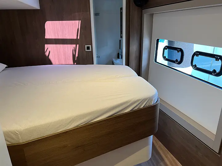 Bali 4.8 (6+2 cab) - 
