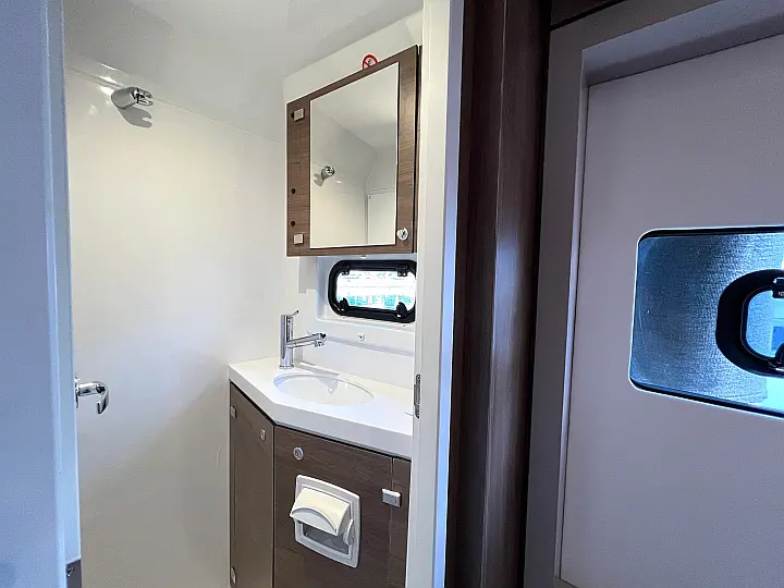 Bali 4.8 (6+2 cab) - 