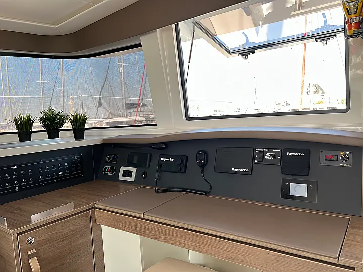 Bali 4.8 (6+2 cab) - 