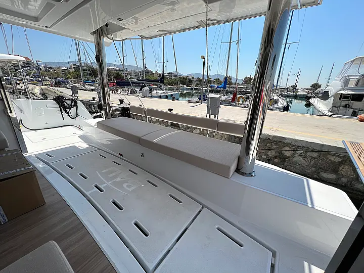 Bali 4.8 (6+2 cab) - 