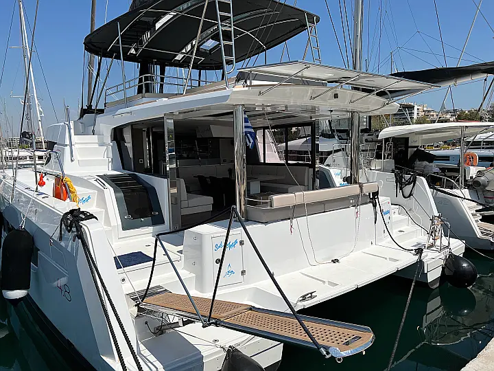 Bali 4.8 (6+2 cab) - 