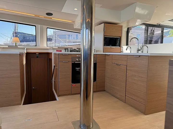 Bali 4.8 Silver Dolphin - 