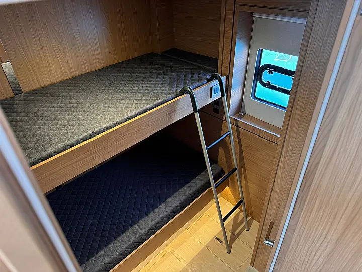 Bali 4.8 Silver Dolphin - 