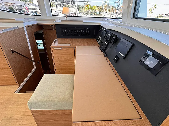 Bali 4.8 Silver Dolphin - 