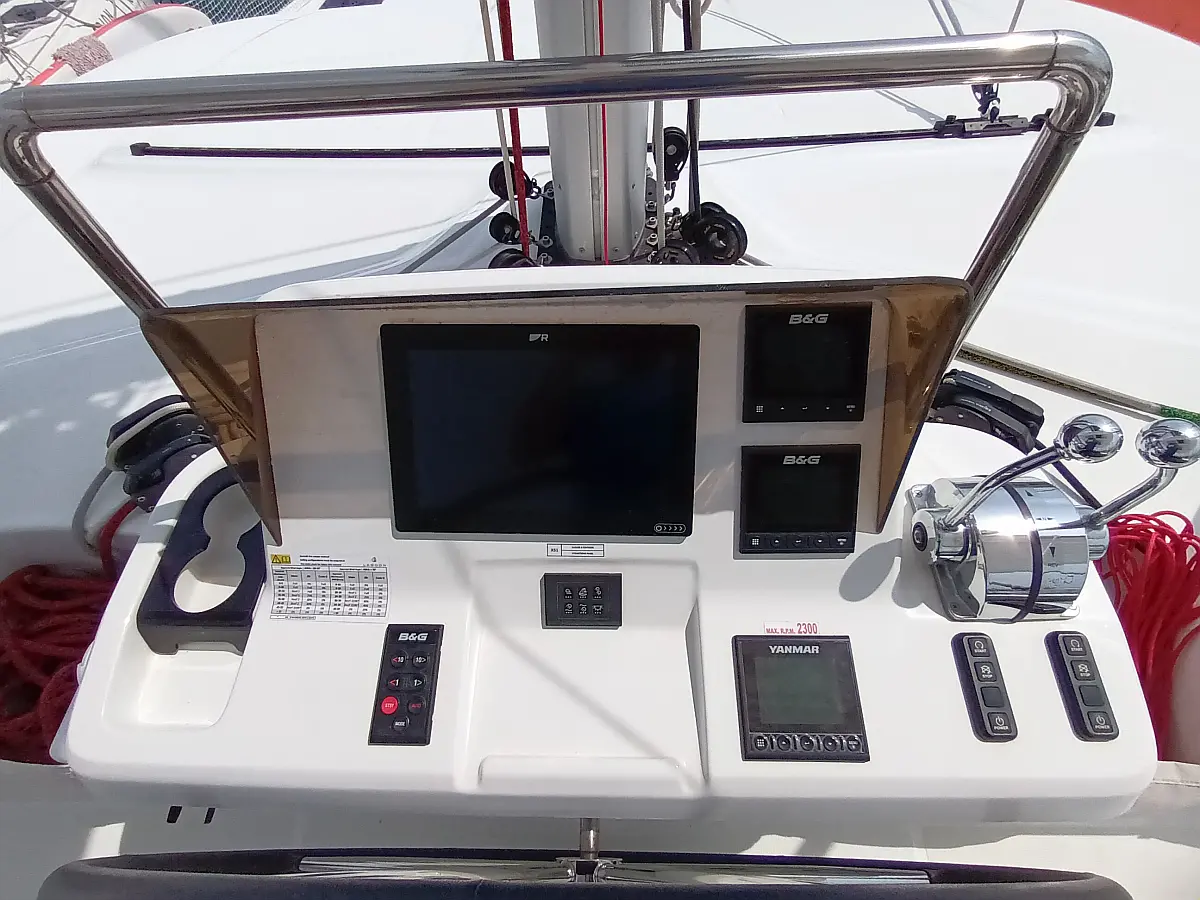 Lagoon 50 5