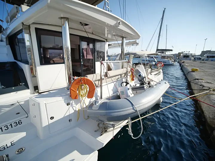 Bali 4.8 (5+2 cab) - aft cockpit