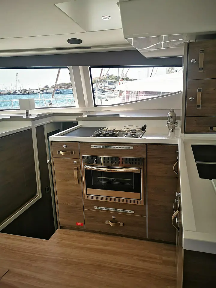 Bali 4.8 (5+2 cab) - 