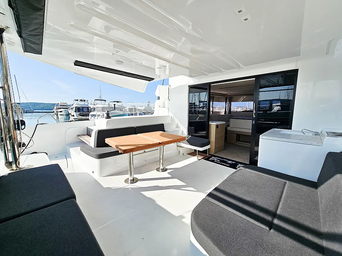 Lagoon 51 5