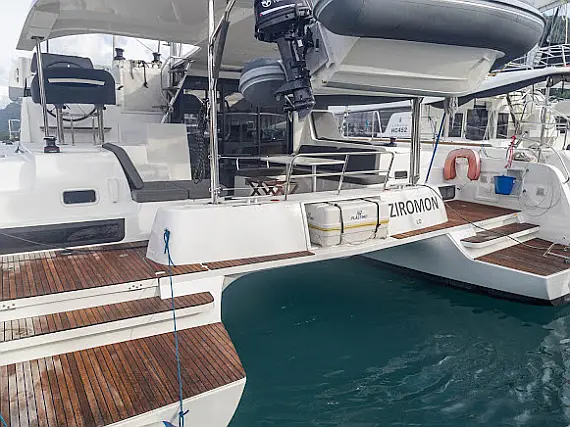Lagoon 42-2 - External image