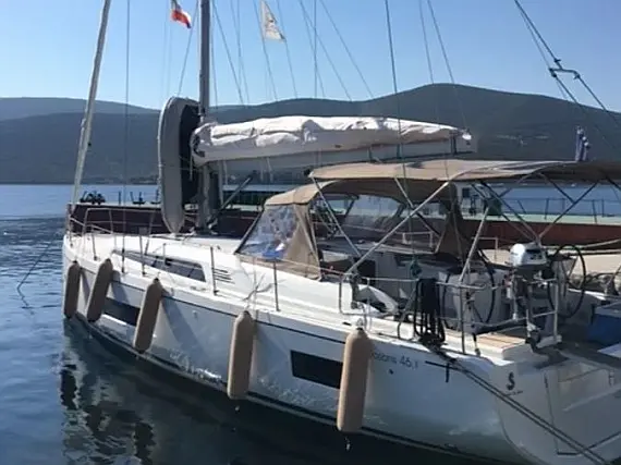 Oceanis 46.1 - External image