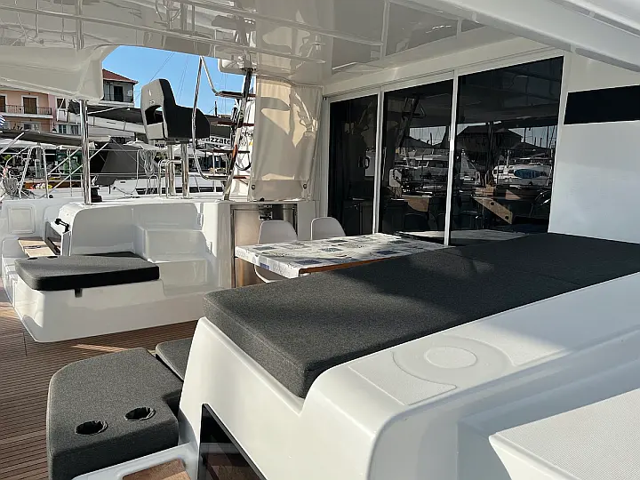 Lagoon 43 - 