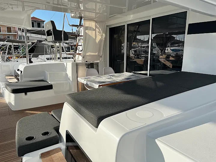 Lagoon 43 - 