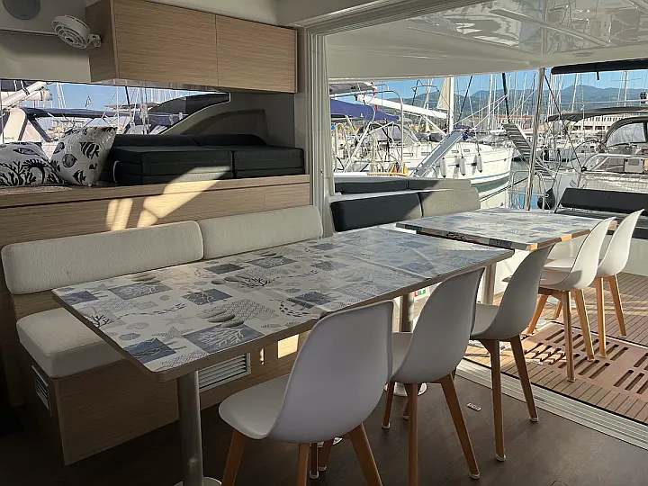 Lagoon 43 - 