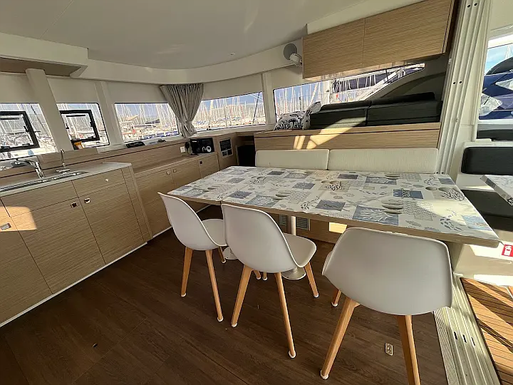 Lagoon 43 - 