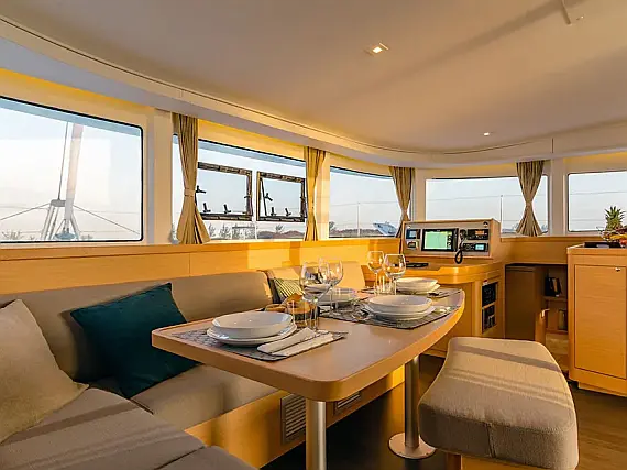 Lagoon 42 - Internal image