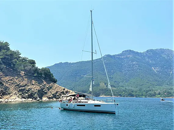 Sun Odyssey 440 - External image