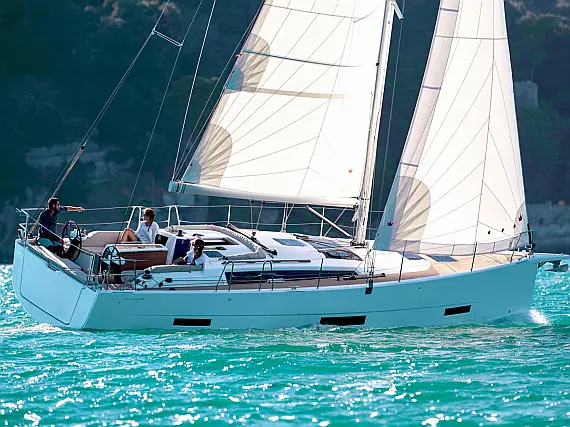 Dufour 390 - External image