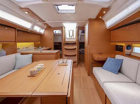Dufour 390 - Internal image