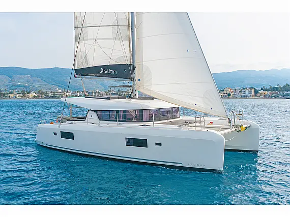Lagoon 42 A/C & GEN - External image