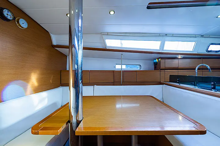 Jeanneau Sun Odyssey 379 - 
