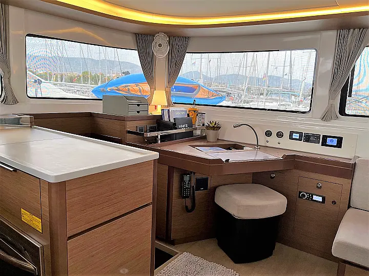 Lagoon 46 - 