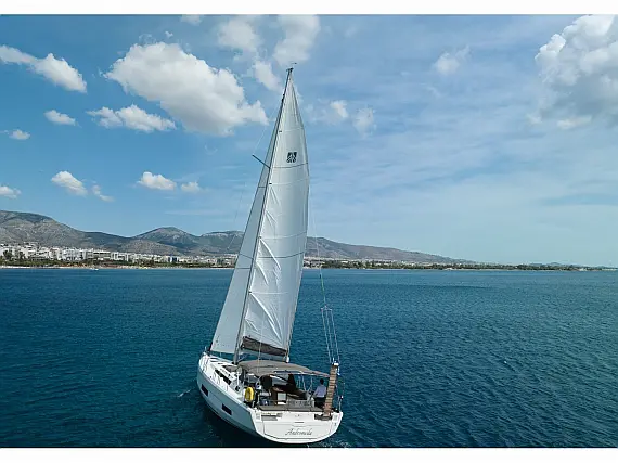 Dufour 470 - External image