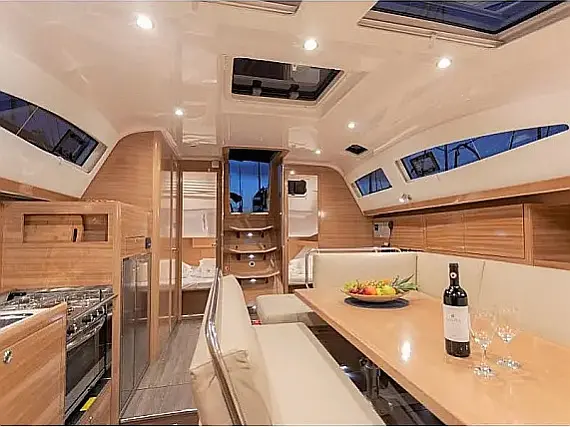 Elan Impression 45.1 - Internal image