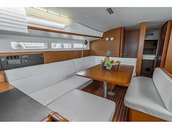 Sun Odyssey 519 - 4 cabs - Internal image