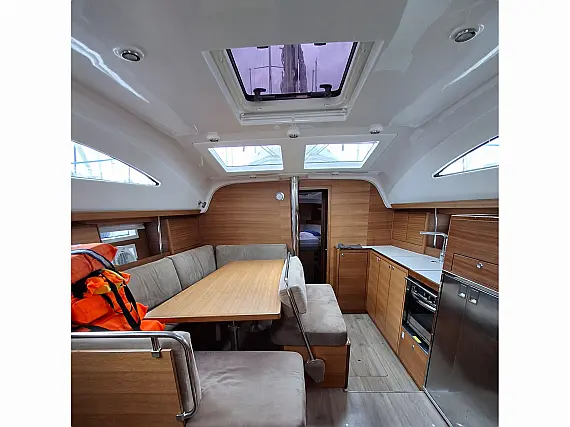 Elan Impression 45.1[G] - Internal image